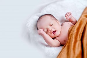 علاج الترجيع عند الرضع بسبب البرد