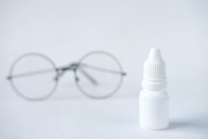 أفضل قطرات لعلاج جفاف العين 