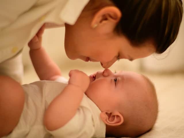 علاج المغص والغازات عند الاطفال حديثي الولادة