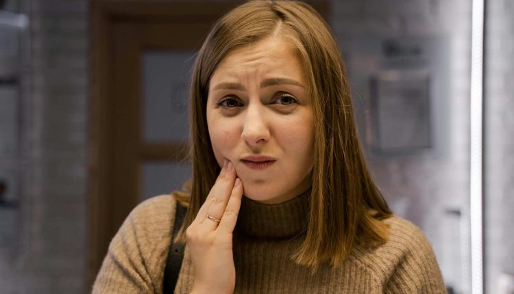 فوائد القرنفل للأسنان