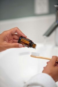 فوائد القرنفل للأسنان