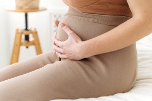 أسباب البطن السفلية عند النساء
